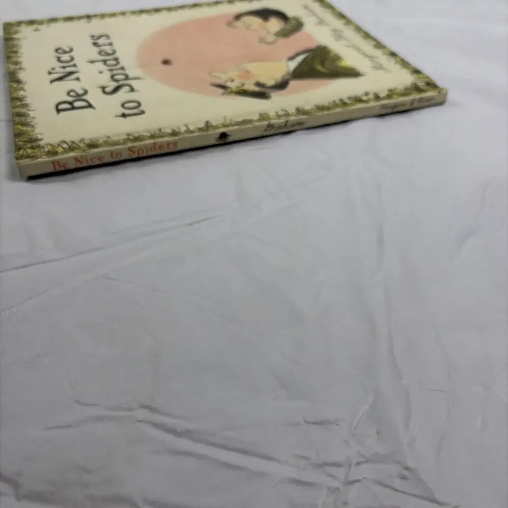 Vintage Be Nice To Spiders by Margaret Bloy Graham 1967 Hardcover Weekly Reader